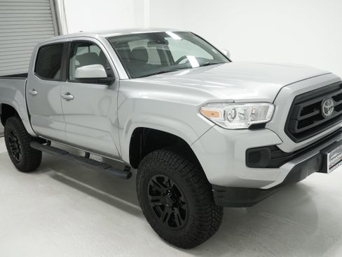 Used 2021 Toyota Tacoma SR w/ SR Convenience Package RWD image 3