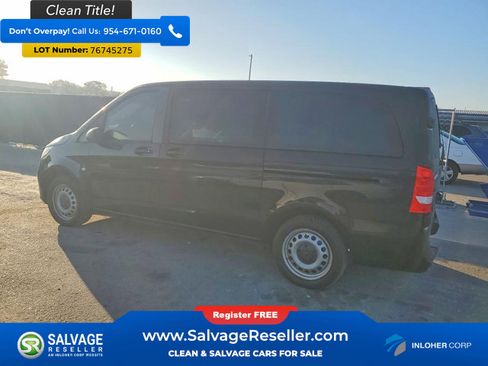 Used 2018 Mercedes-Benz Metris Passenger image 3