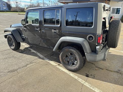 Used 2018 Jeep Wrangler Unlimited Sport w/ Connectivity Group image 7