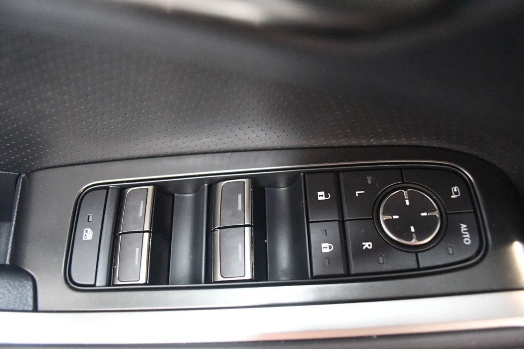 Used 2024 Lexus GX 550 w/ Cold Area Package AWD/4WD image 58