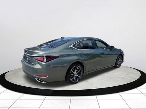 Used 2023 Lexus ES 350 w/ Premium Package image 4