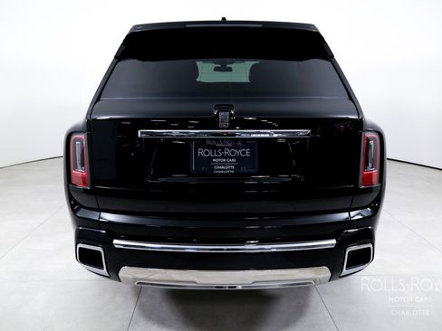 New 2026 Rolls-Royce Cullinan image 9