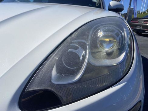 Used 2017 Porsche Macan S image 5