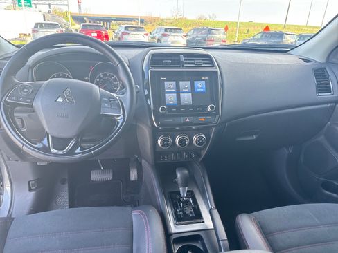 Used 2025 Mitsubishi Outlander Sport SE image 14