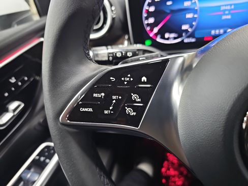 Certified 2025 Mercedes-Benz GLC 300 4MATIC image 18