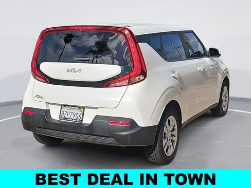 Used 2022 Kia Soul LX FWD image 3