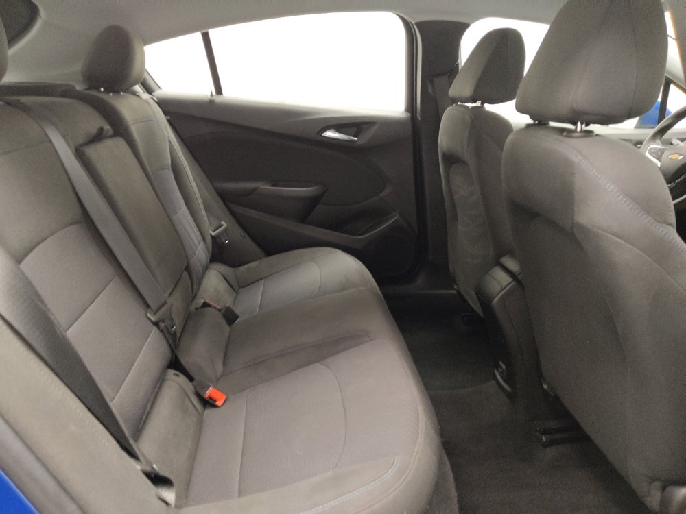 Used 2019 Chevrolet Cruze LT w/ Convenience Package FWD image 19