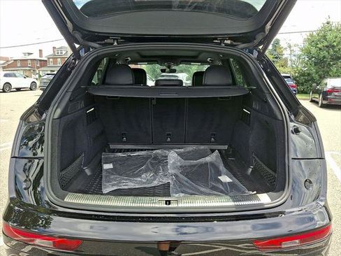 Certified 2023 Audi SQ5 Premium Plus w/ Premium Plus Package AWD/4WD image 28