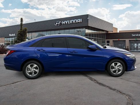 Certified 2023 Hyundai Elantra SE image 6