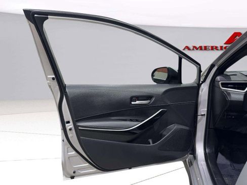 Used 2022 Toyota Corolla XSE image 16