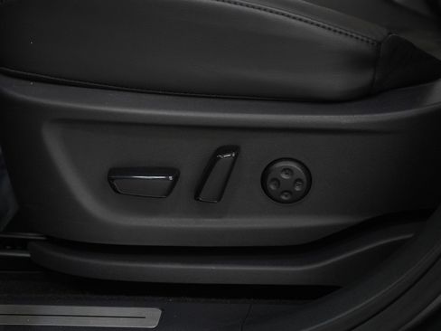 Used 2024 Nissan Ariya AWD image 29