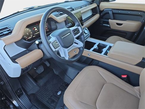 Used 2025 Land Rover Defender 110 S image 18