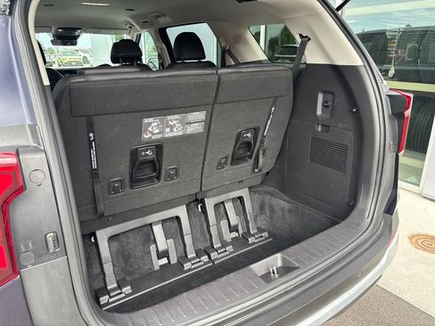 Certified 2026 Kia Carnival FWD image 17