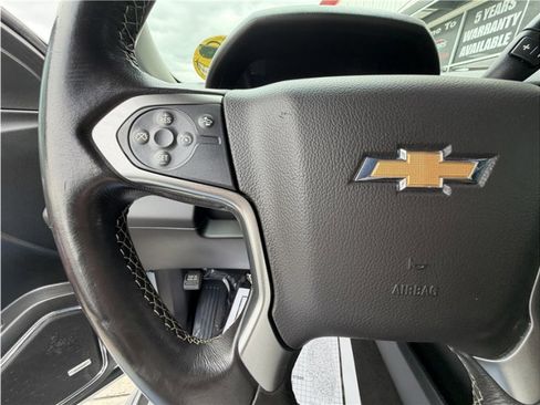 Used 2018 Chevrolet Suburban LT RWD image 34