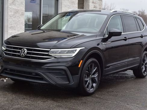 Used 2023 Volkswagen Tiguan SE image 9