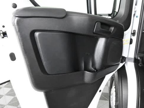 Used 2024 RAM ProMaster 2500 w/ Convenience Group FWD image 16