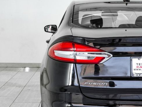 Used 2020 Ford Fusion SE image 46