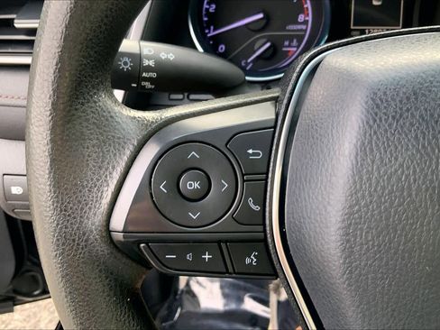 Used 2019 Toyota Camry LE image 21