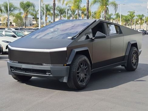 Used 2024 Tesla Cybertruck Cyberbeast AWD/4WD image 5