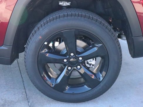 New 2025 Jeep Grand Cherokee Limited w/ Luxury Tech Group II image 12