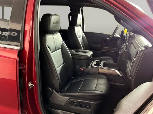 Used 2019 Chevrolet Silverado 1500 High Country w/ Technology Package RWD image 9