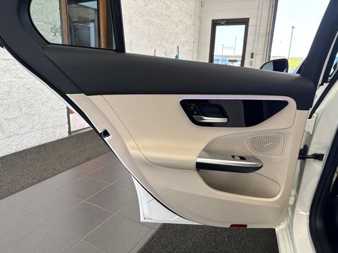 Used 2023 Mercedes-Benz C 300 4MATIC Sedan image 35