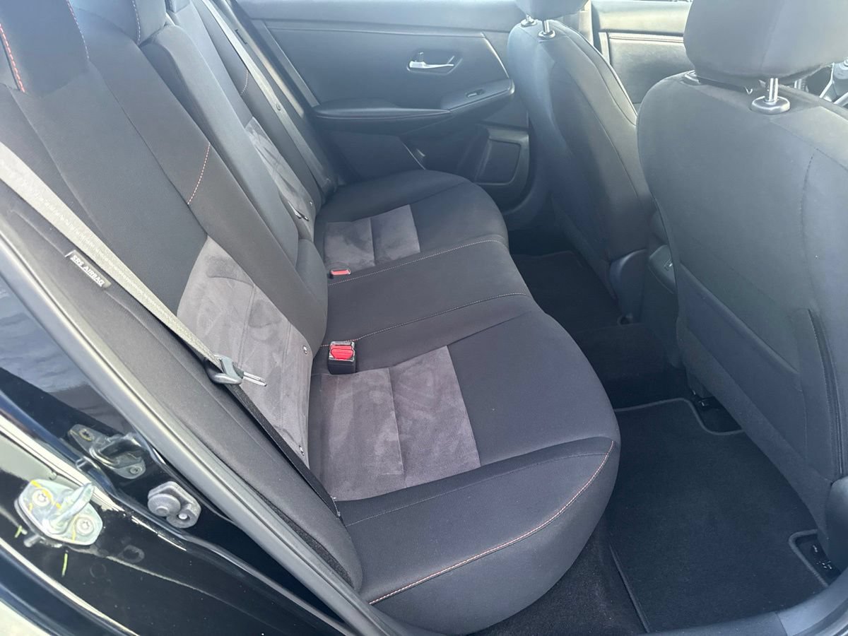 Used 2025 Nissan Sentra SR FWD image 36