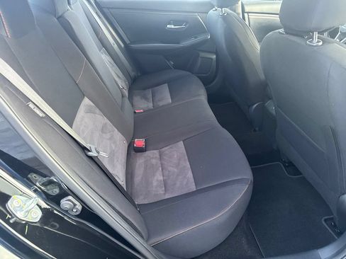 Used 2025 Nissan Sentra SR FWD image 36