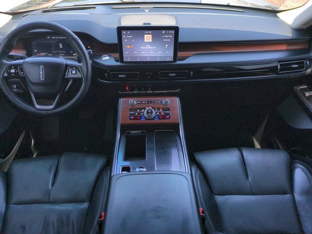Used 2023 Lincoln Aviator Reserve w/ Equipment Group 201A RWD image 16