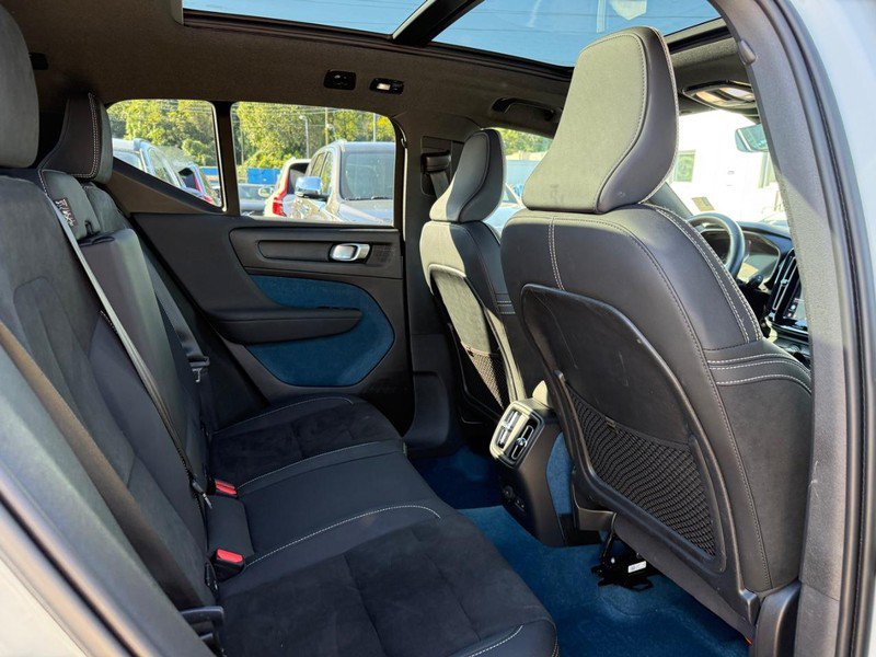Used 2023 Volvo XC40 Recharge Ultimate w/ Protection Package Premier AWD/4WD image 11