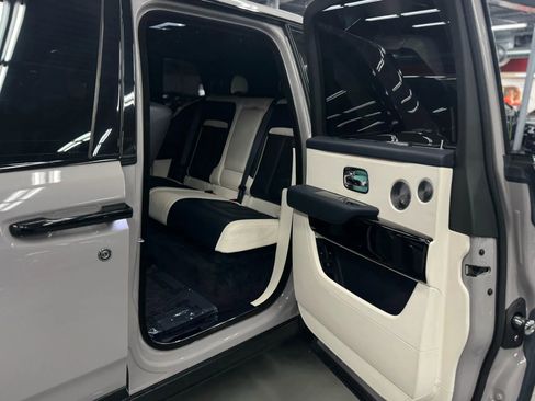 Used 2022 Rolls-Royce Cullinan image 19