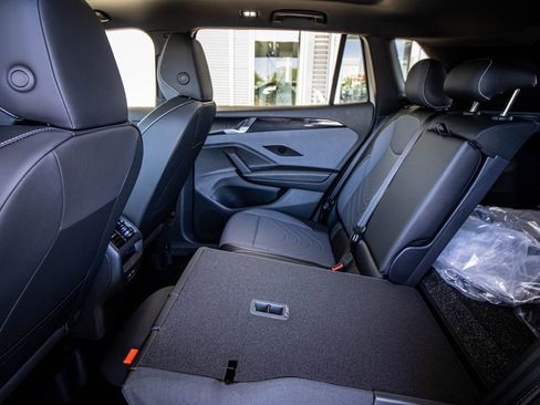 New 2026 Volkswagen Tiguan SE R-Line FWD image 29