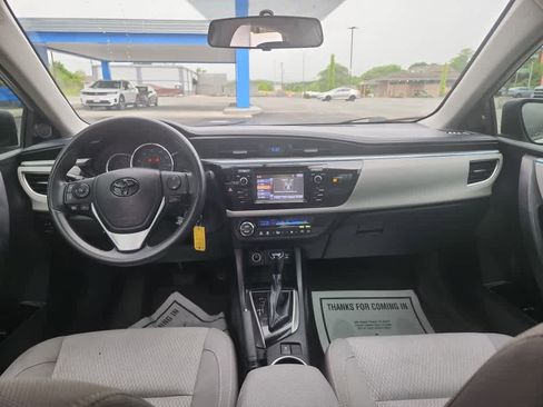 Used 2015 Toyota Corolla LE FWD image 5