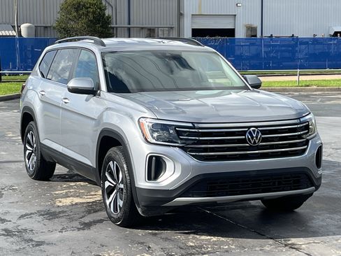Used 2026 Volkswagen Atlas SE AWD/4WD image 3