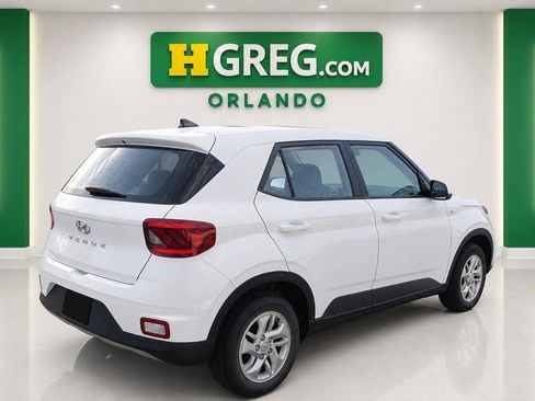 Used 2021 Hyundai Venue SE FWD image 6
