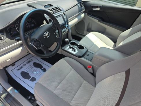 Used 2012 Toyota Camry LE FWD image 11