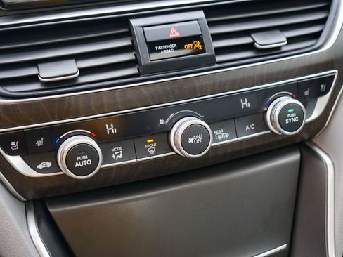 Used 2020 Honda Accord Touring image 21