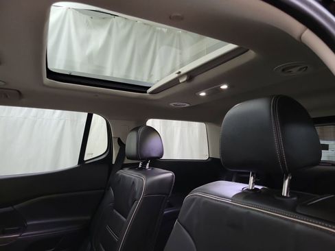 Used 2022 GMC Acadia Denali w/ Denali Ultimate Package image 11