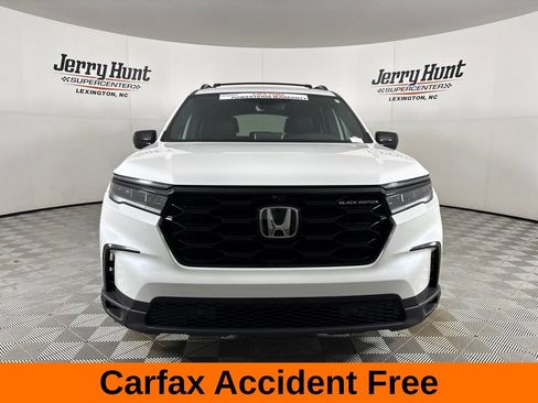 Used 2025 Honda Pilot Black Edition image 3