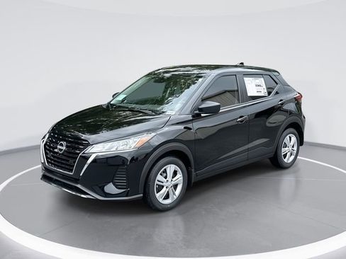 New 2025 Nissan Kicks Play S image 1