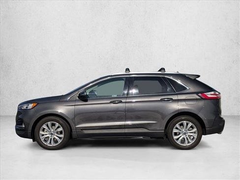 Used 2020 Ford Edge Titanium image 10