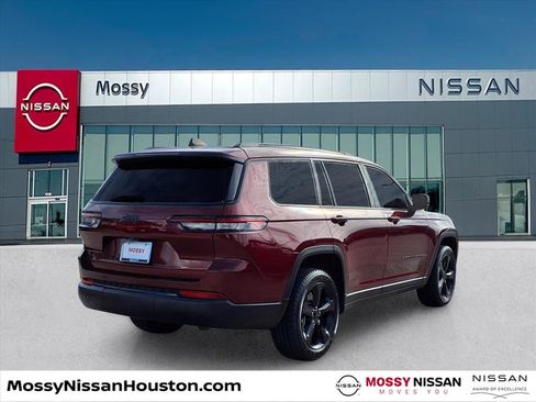 Used 2024 Jeep Grand Cherokee L Altitude image 7