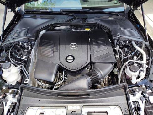 Used 2024 Mercedes-Benz C 300 4MATIC Sedan image 9