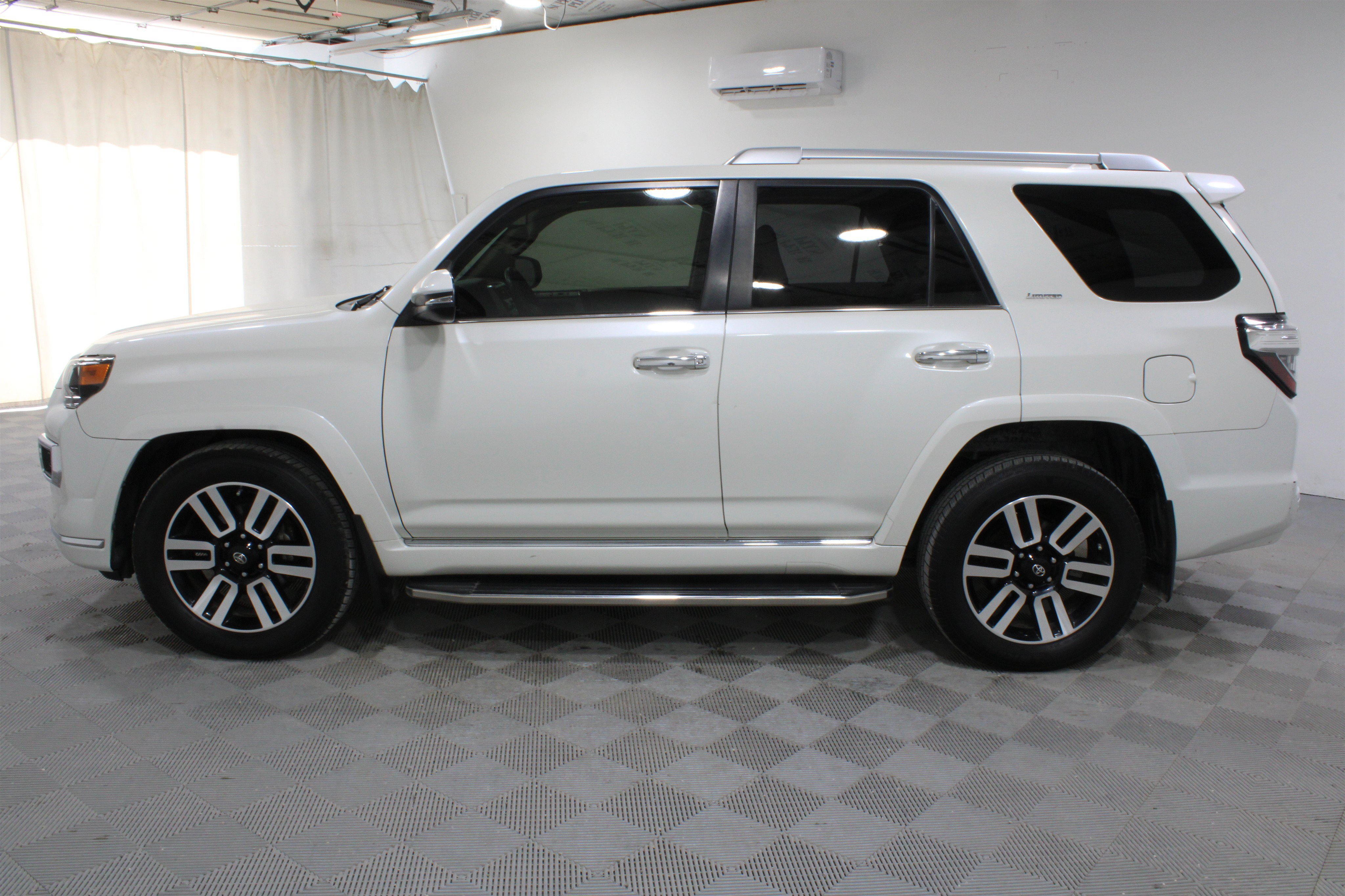 Used 2015 Toyota 4Runner Limited RWD image 30