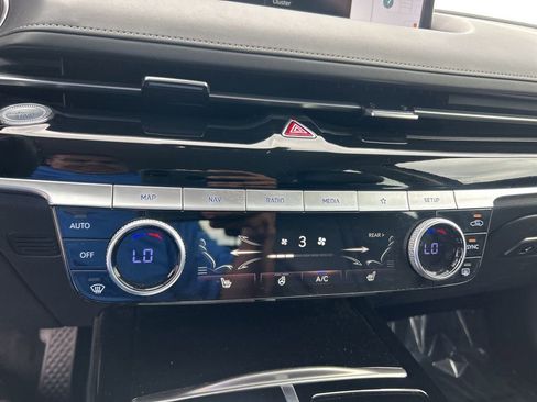 Used 2024 Genesis G80 2.5T image 40