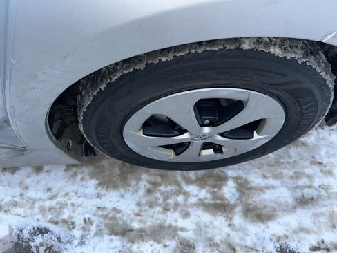 Used 2015 Toyota Prius Three image 12