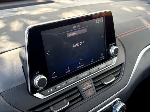 Used 2022 Nissan Altima 2.0 SR image 9