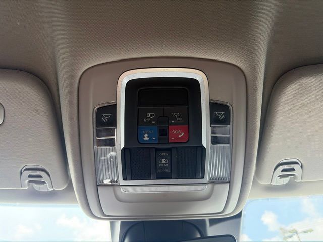 Used 2022 RAM 1500 Laramie AWD/4WD image 25