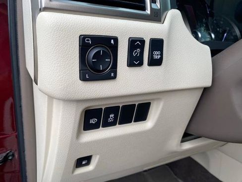 Used 2019 Lexus GX 460 image 17