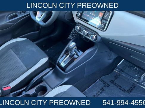 Used 2021 Nissan Versa SV image 15